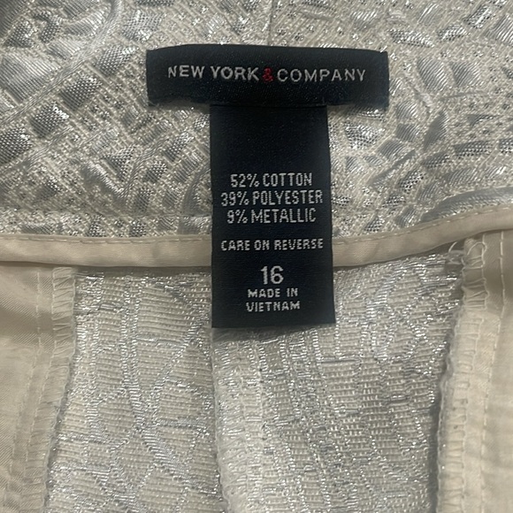 Women’s shorts - Picture 3 of 4